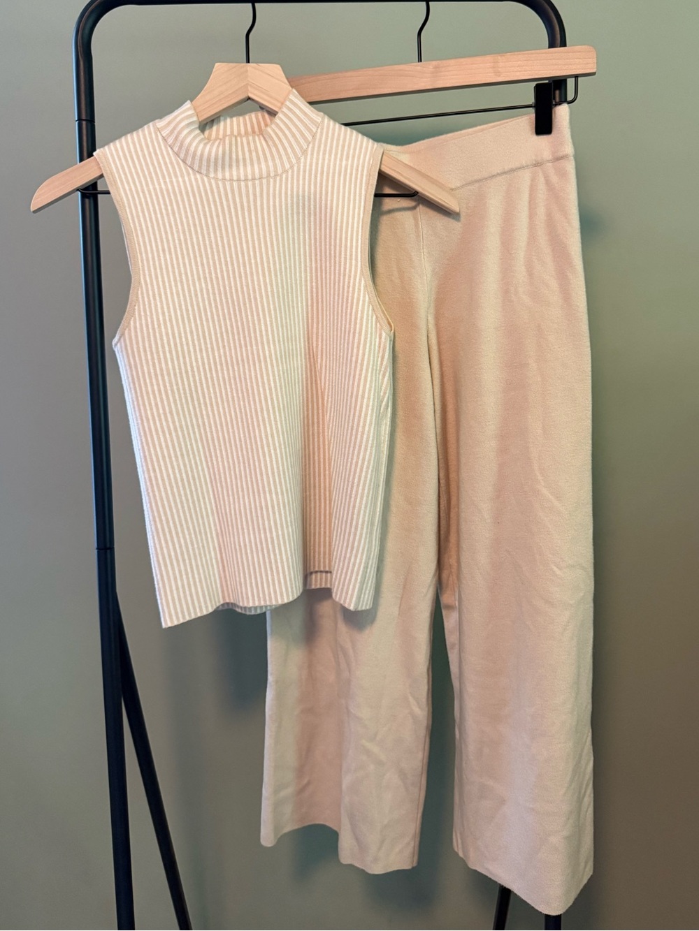 Marled Tan and White Set | XS